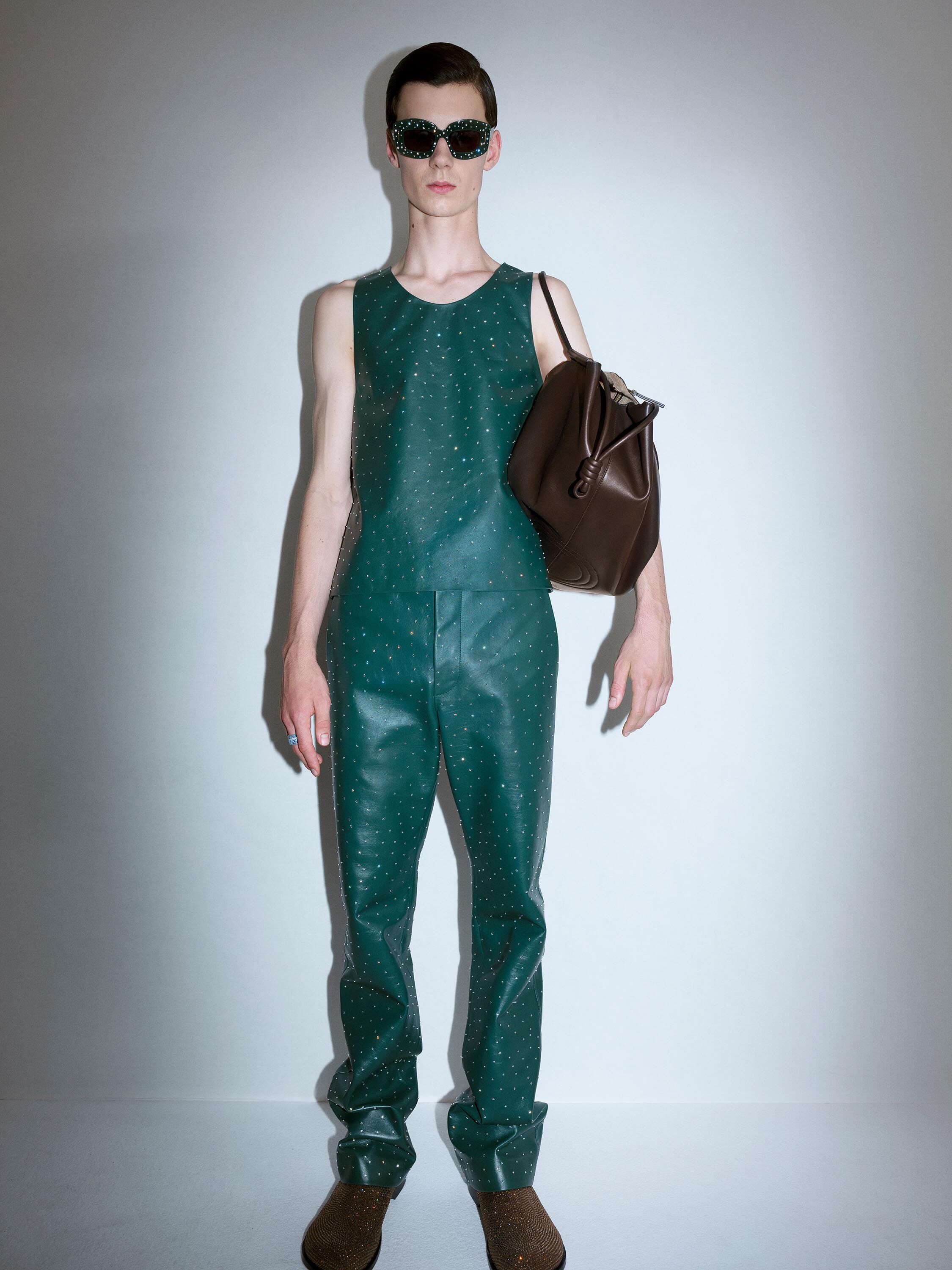 LOEWE 24ss カーキ スラックス プレーンフロント Trousers in wool Green - LOEWE